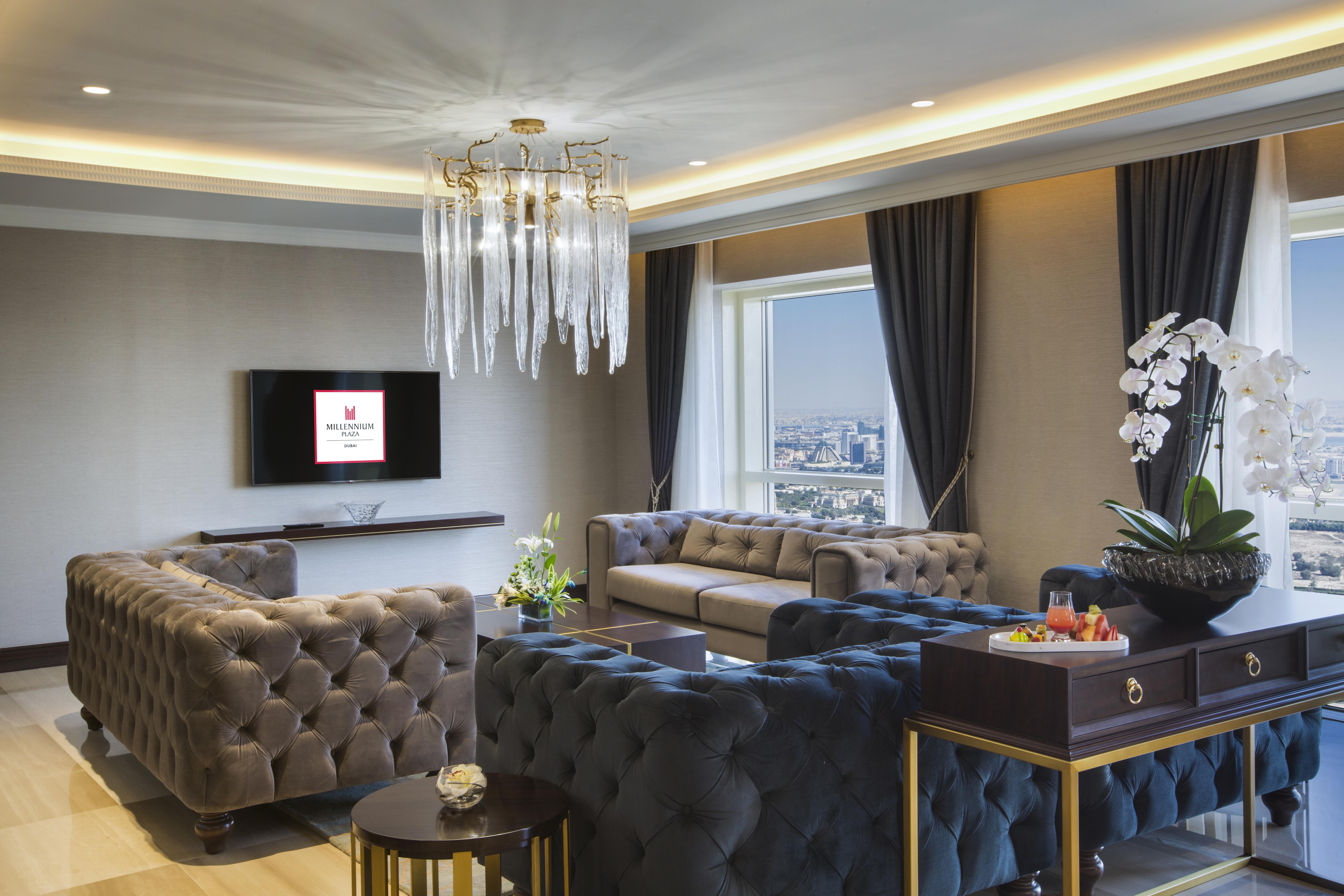 The Tower Plaza Hotel Dubai Buitenkant foto A suite at the hotel