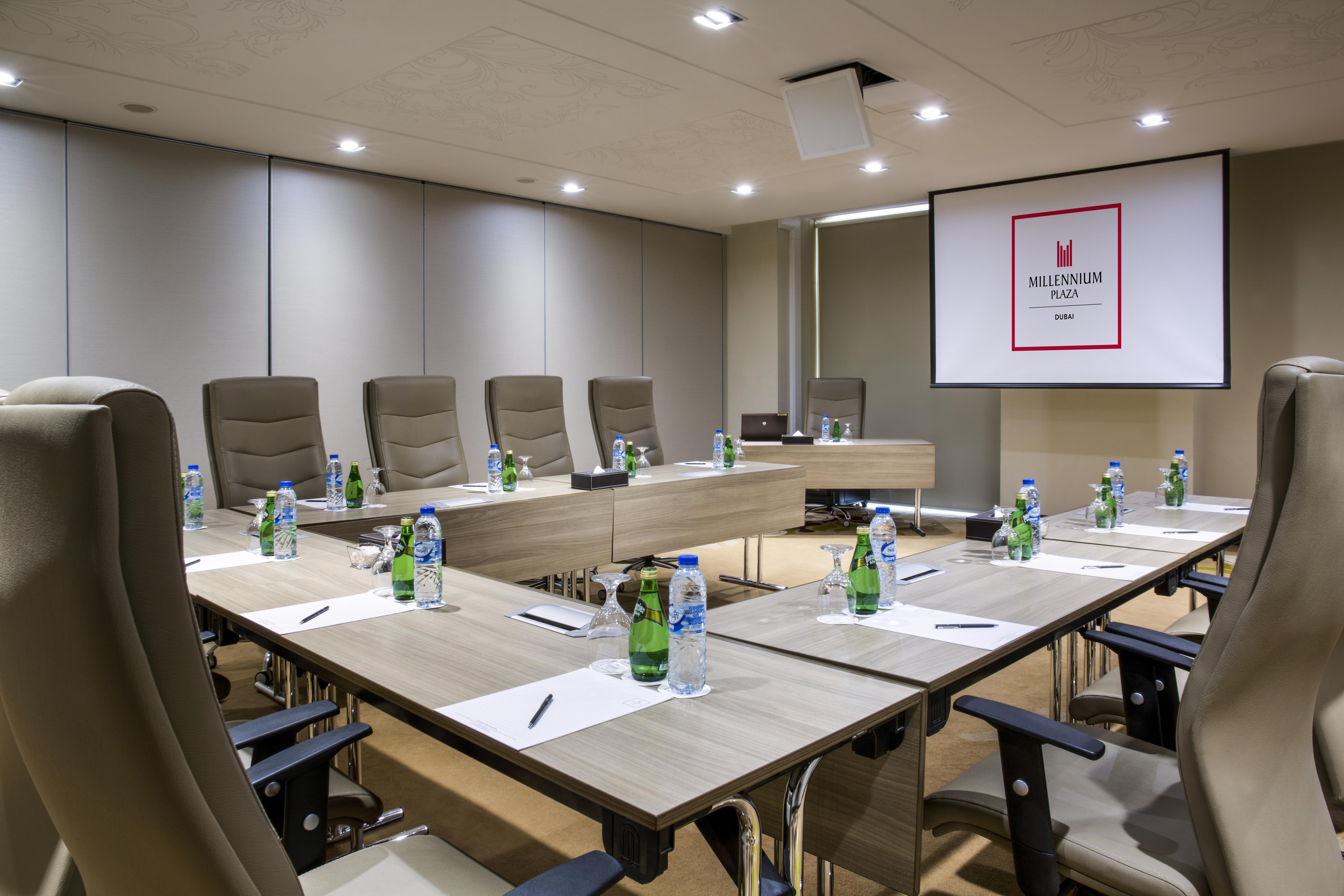 The Tower Plaza Hotel Dubai Buitenkant foto Meeting room