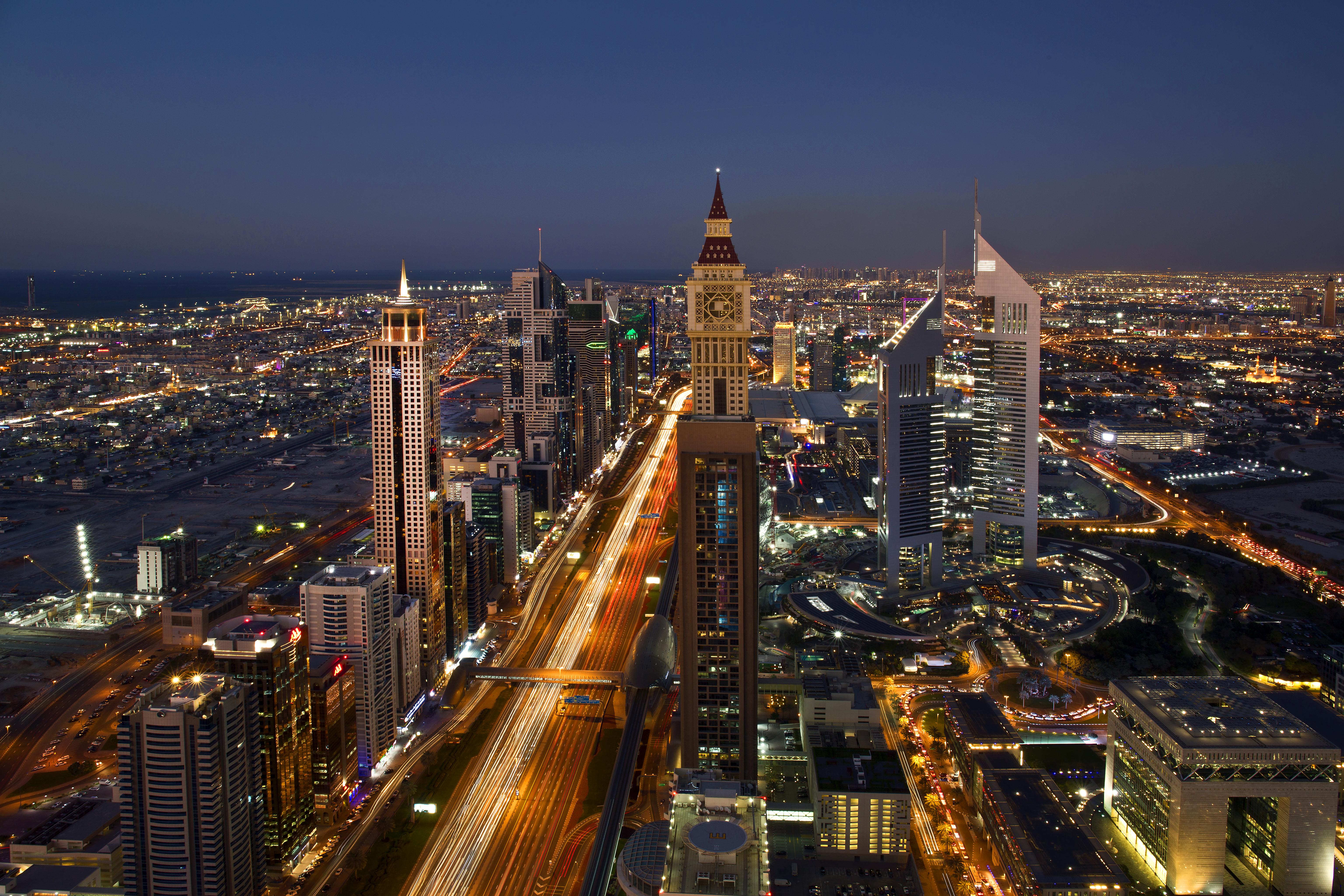 The Tower Plaza Hotel Dubai Buitenkant foto San Francisco skyline at night