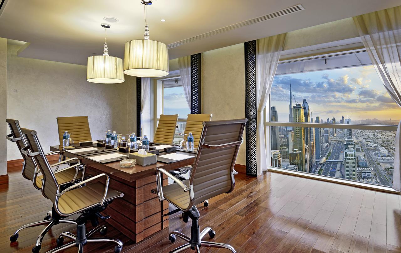 The Tower Plaza Hotel Dubai Buitenkant foto Meeting room at the hotel