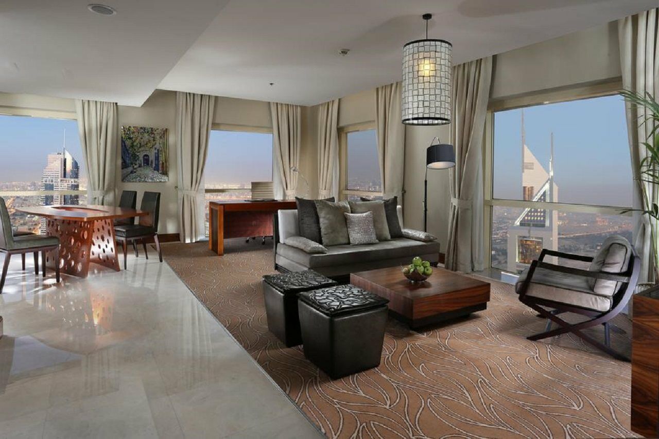 The Tower Plaza Hotel Dubai Buitenkant foto A suite at Jumeirah Jumeirah